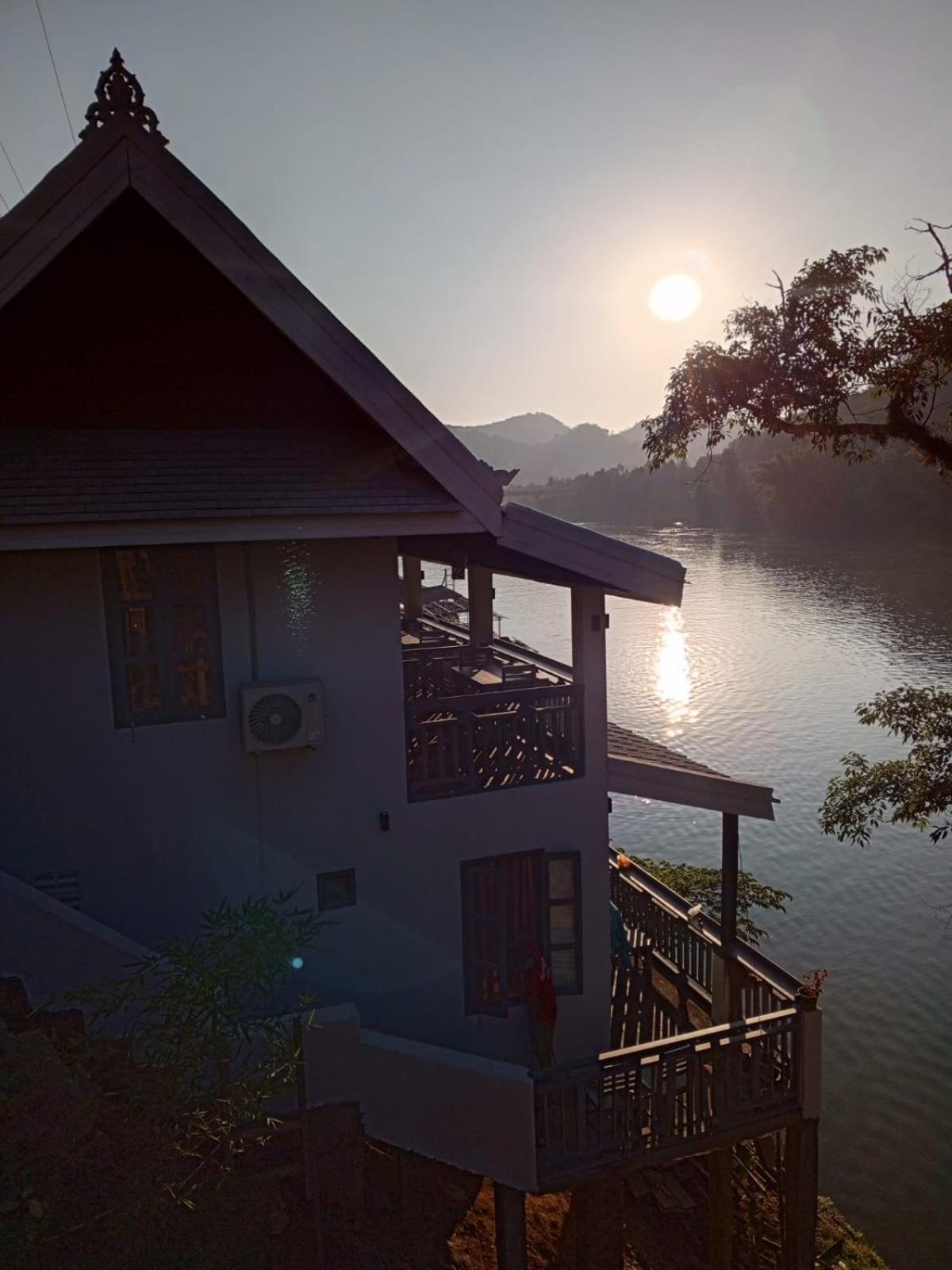 Dokchampa River View Villa Nongkhiaw المظهر الخارجي الصورة