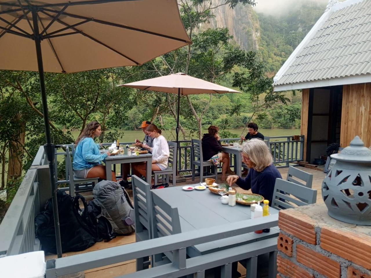 Dokchampa River View Villa Nongkhiaw المظهر الخارجي الصورة