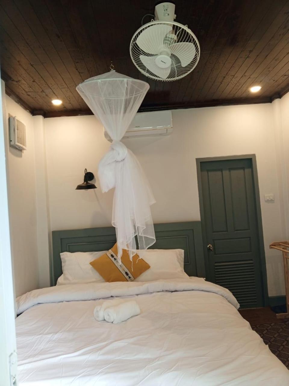Dokchampa River View Villa Nongkhiaw المظهر الخارجي الصورة