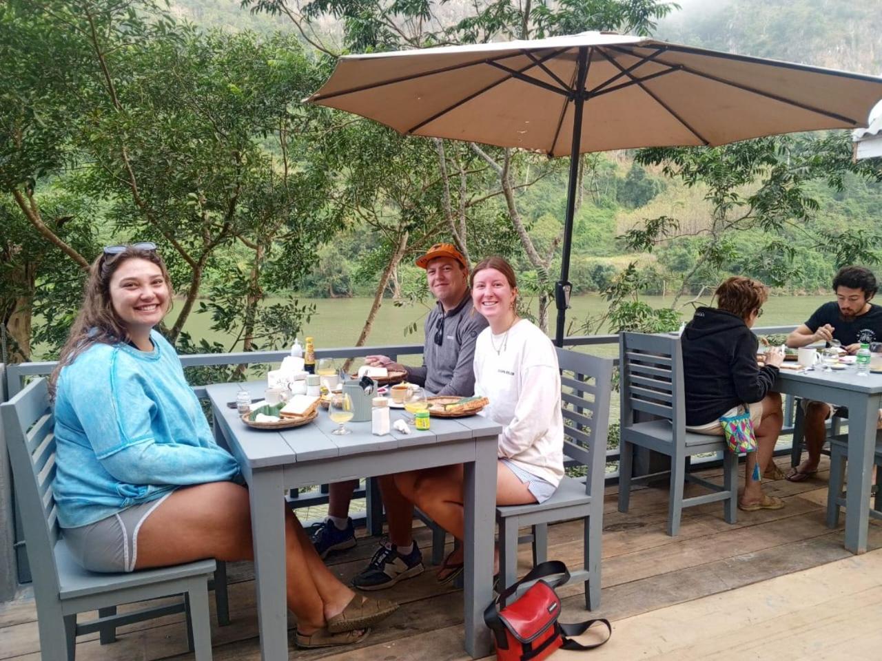 Dokchampa River View Villa Nongkhiaw المظهر الخارجي الصورة